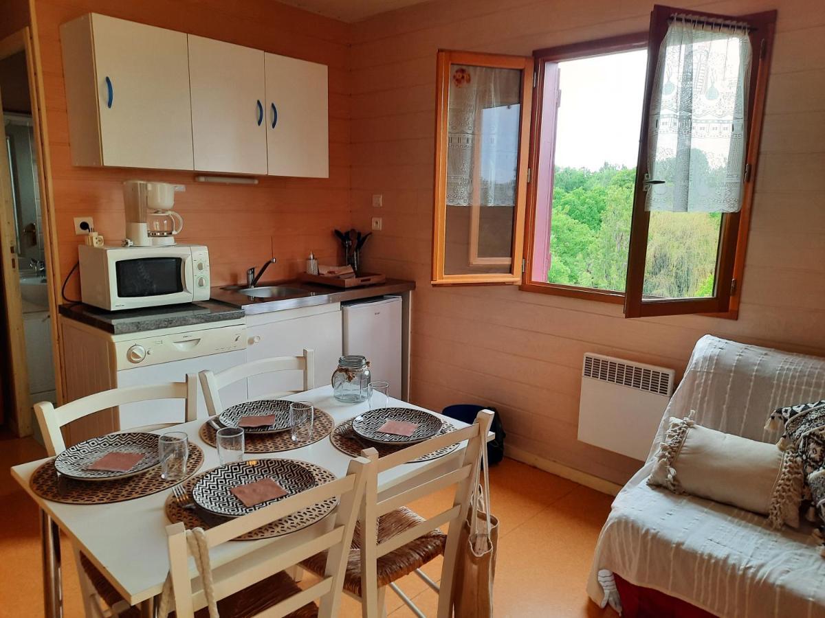 Camping De La Bageasse Brioude Exteriör bild