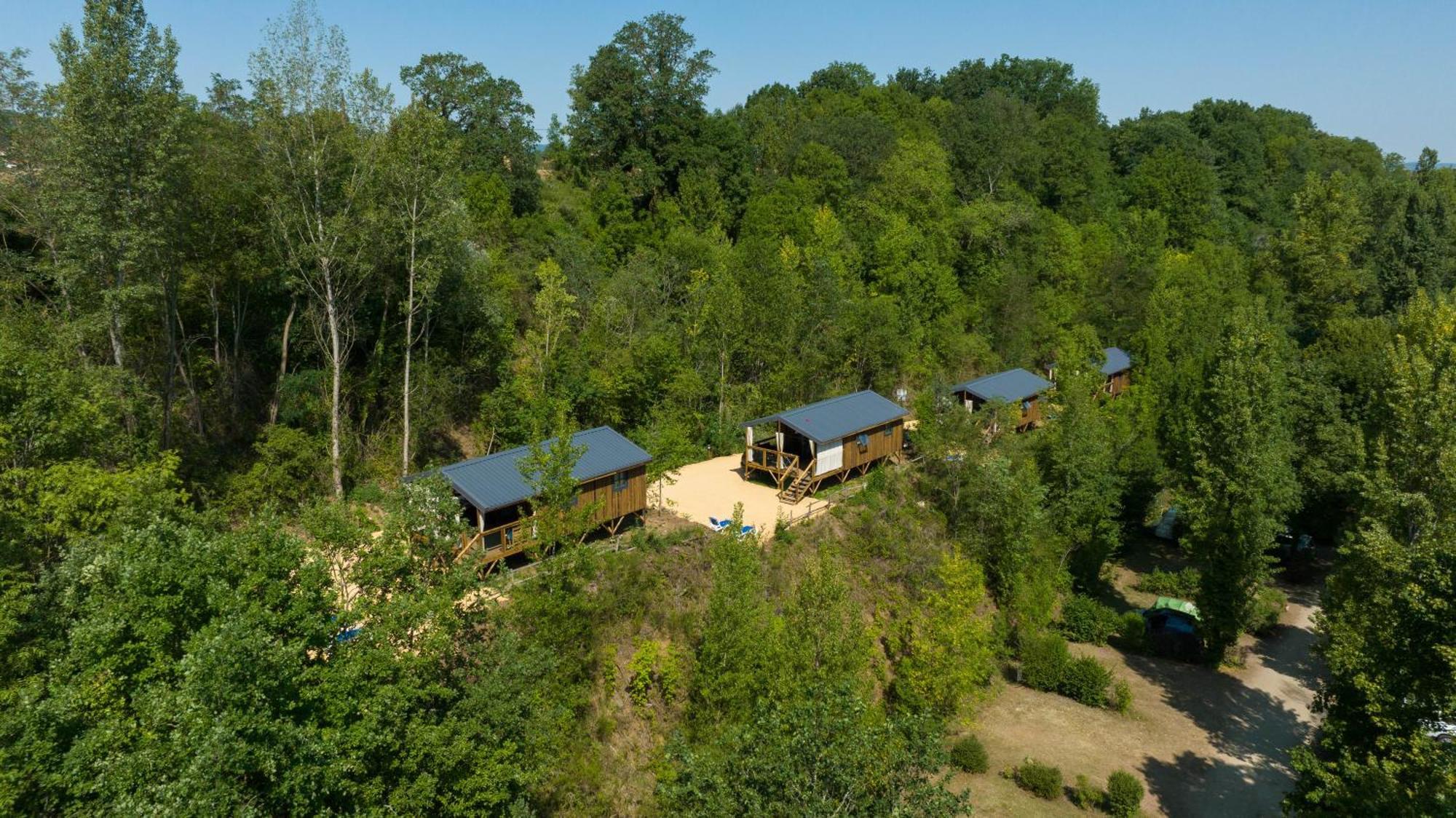 Camping De La Bageasse Brioude Exteriör bild