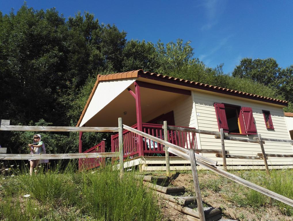 Camping De La Bageasse Brioude Exteriör bild